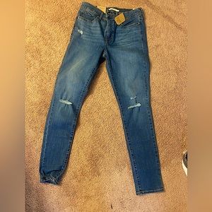 Levi Women 311 Shaping Skinny- mid rise jeans